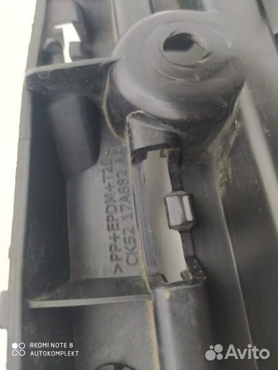 Кронштейн крепления бампера левый Land Rover 4