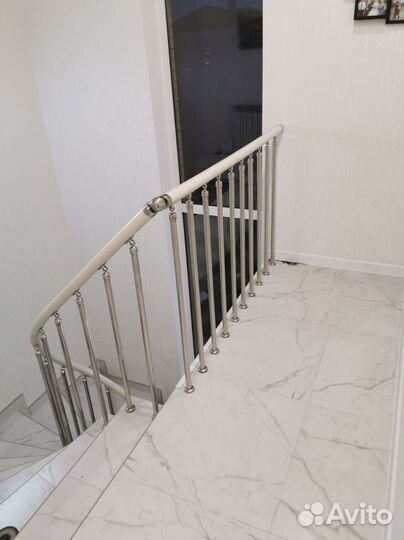 Перила, пopучни, огpaждения из нержавeющей cтали