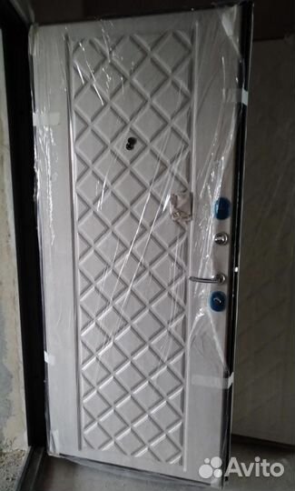 Дверь входная металлическая