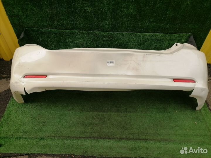 Бампер задний Toyota Wish ZNE10G ZNE14G