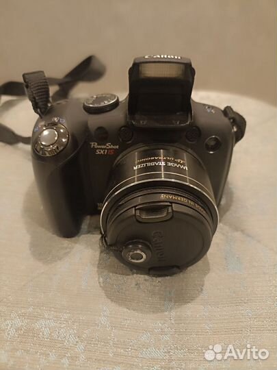 Цифровой фотоаппарат Canon PowerShot SX1 IS
