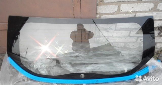 Рено Дастер стекло заднее с Э/О