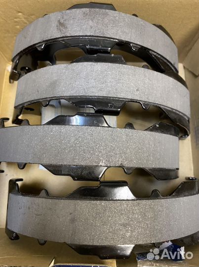 Колодки стояночного тормоза