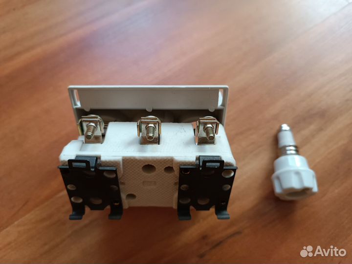 Держатель предохранителей. lindner 1730. neozed