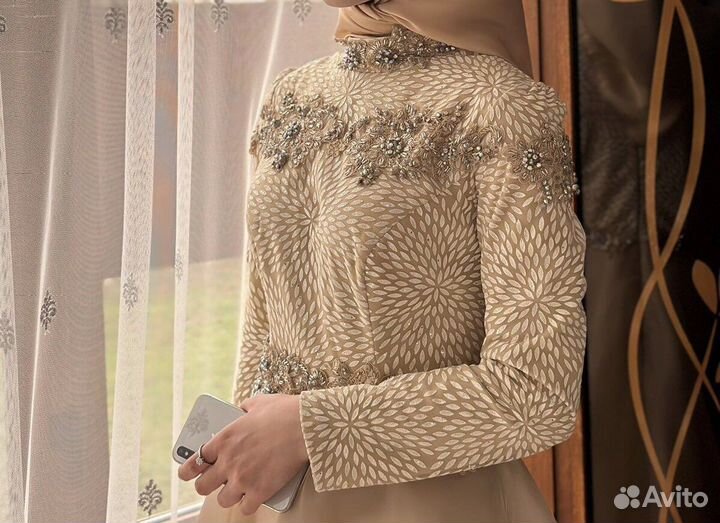 Вечернее платье