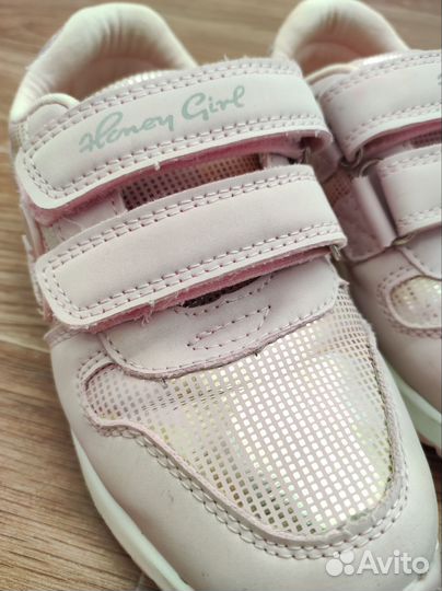 Кроссовки для девочки