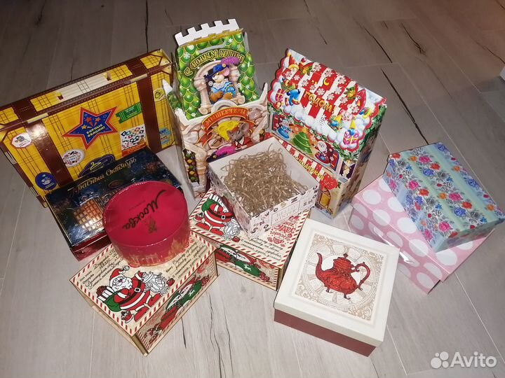 Бесплатно Коробка подарочная новогодняя