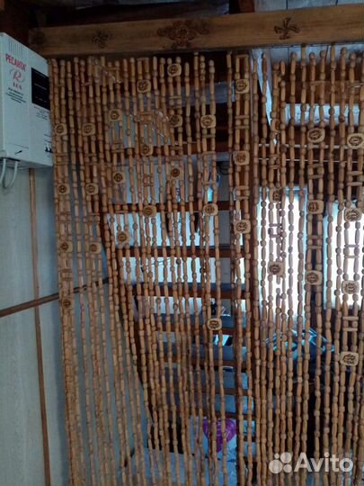 Штора на дверь деревянная