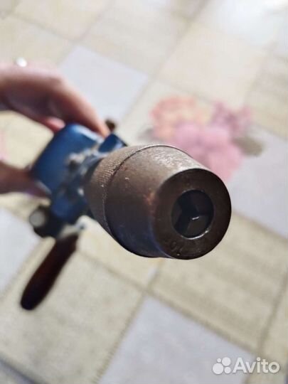 Старинная ручная дрель