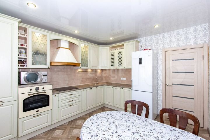 3-к. квартира, 73,2 м², 8/10 эт.