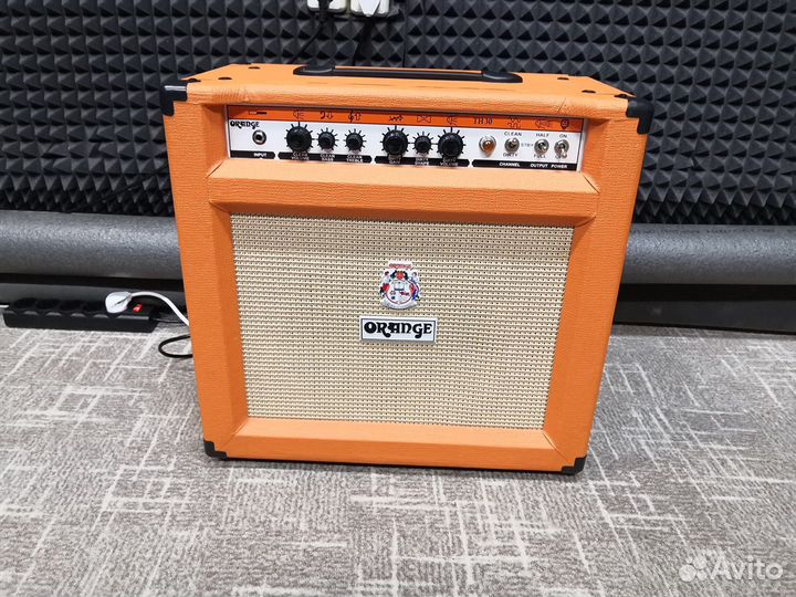 Комбоусилитель Orange TH-30C