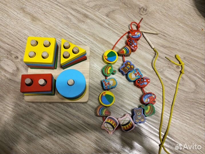 Развивающие игрушки для малышей пакетом