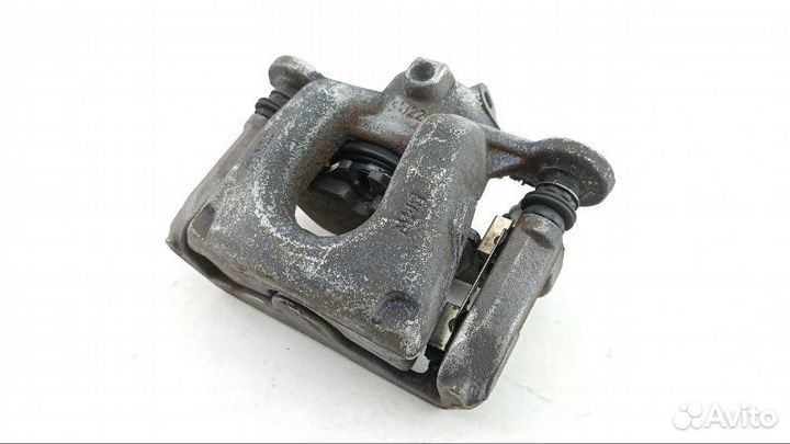 Суппорт передний правый Bmw 1-Series E87 2008