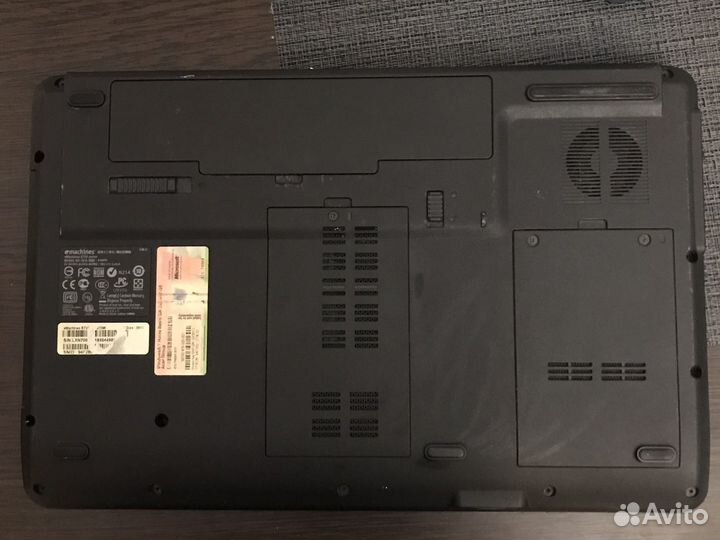 Ноутбук eMachines e725 в разборе