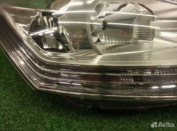 Фара правая Citroen C5 2 2008-н.в. 9672694080