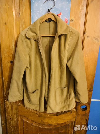 Отдам за благодарность женские вещи