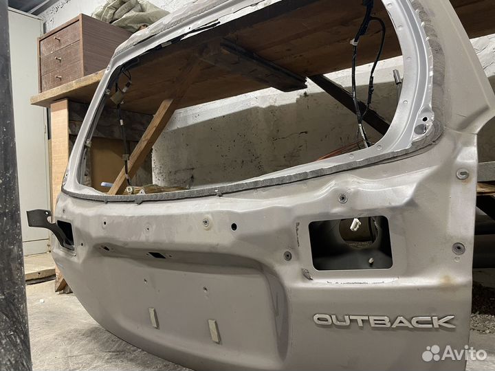 Крышка багажника subaru outback 2007