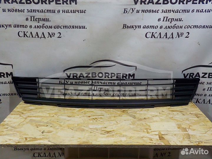 Решетка бампера Toyota Corolla