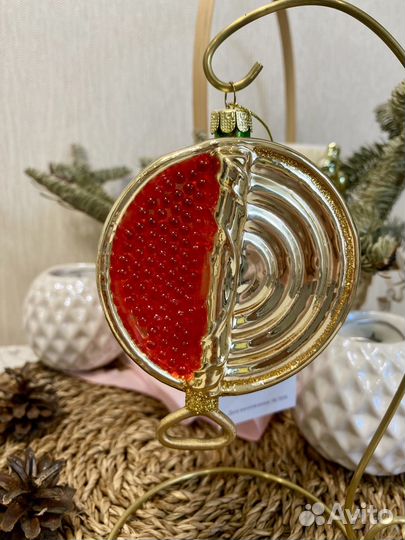 Елочные игрушки (икра, конфеты, шампанское)