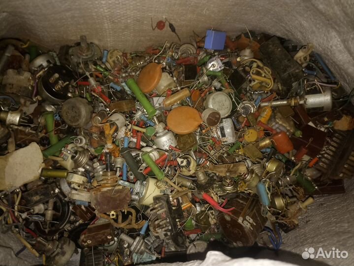 Радиодетали разные, для ремонта приборов