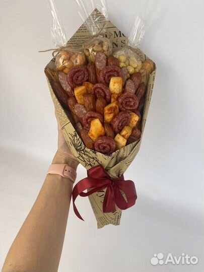 Подарочные композиции из колбас и сыров