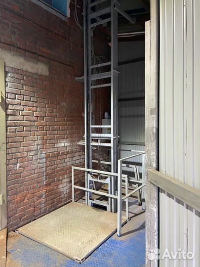 Грузовой лифт (подъёмник)