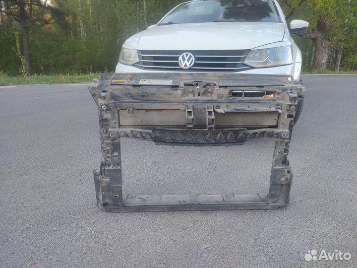 Передний панель Volkswagen Polo