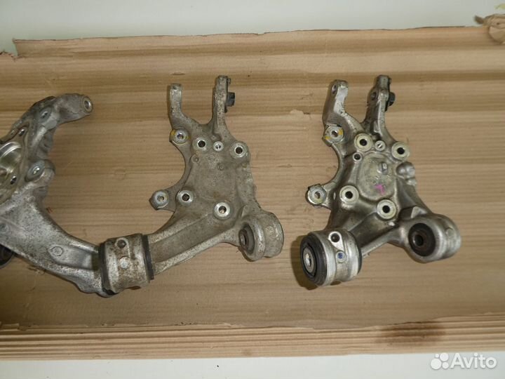 Кулак поворотный задний левый Honda Civic 8 4D