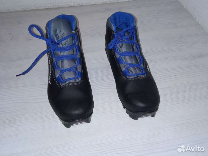 Лыжи беговые, палки и ботинки