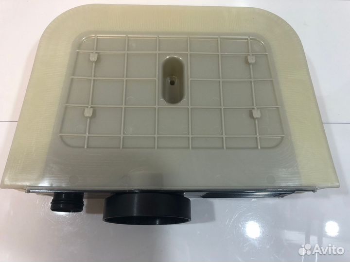 Фильтр воздушный Audi Q7 (4MB) 2.0