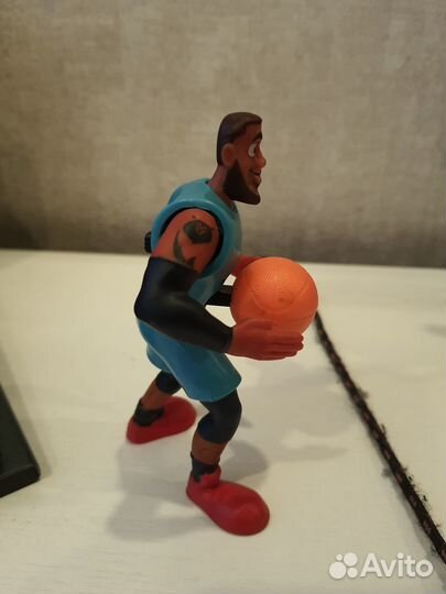 Фигурка из Хэппи Мил