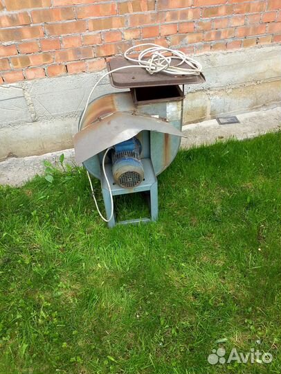 Вытяжки с двигателем