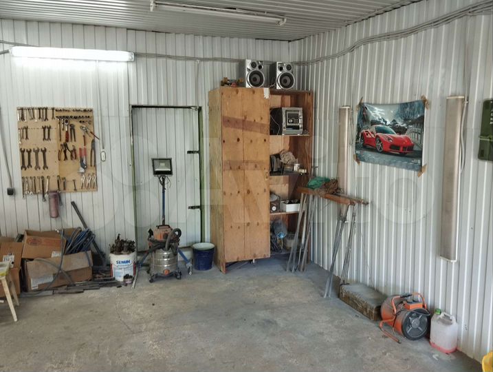 Гараж, > 30 м²