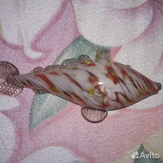 Рыба, цветное стекло