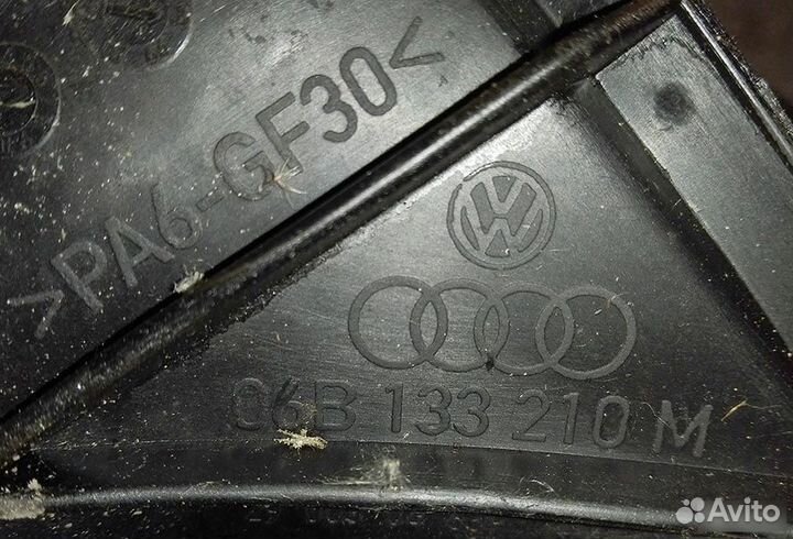 VW Passat B5 Коллектор впускной 1.8 06B133210M