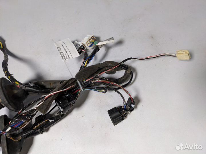 Проводка двери передняя правая Mitsubishi L200 4