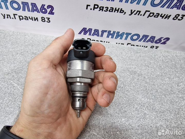 Регулятор давления топлива Bosch 0281006037