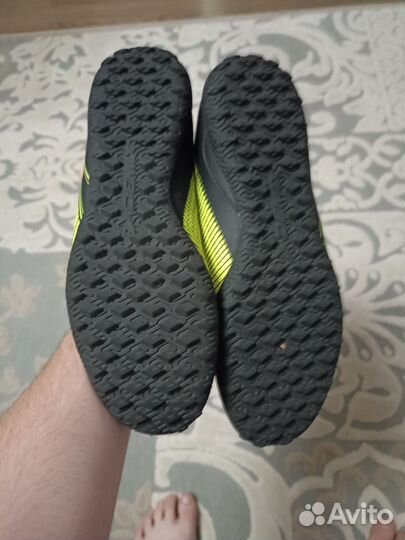 Продам футбольные сороконожки Demix