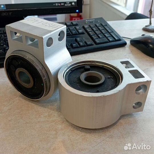 Сайлентблок переднего нижнего рычага задний srx