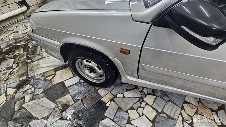 Автомобиль ваз 2114