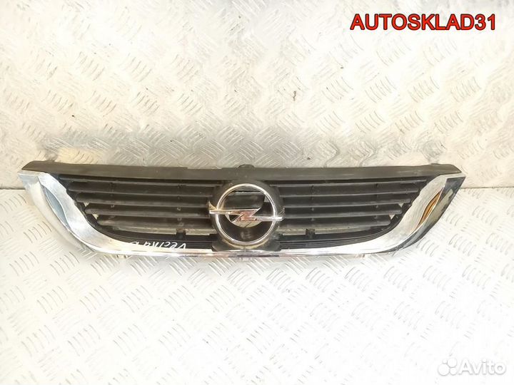 Решетка радиатора Opel Vectra B 90568226
