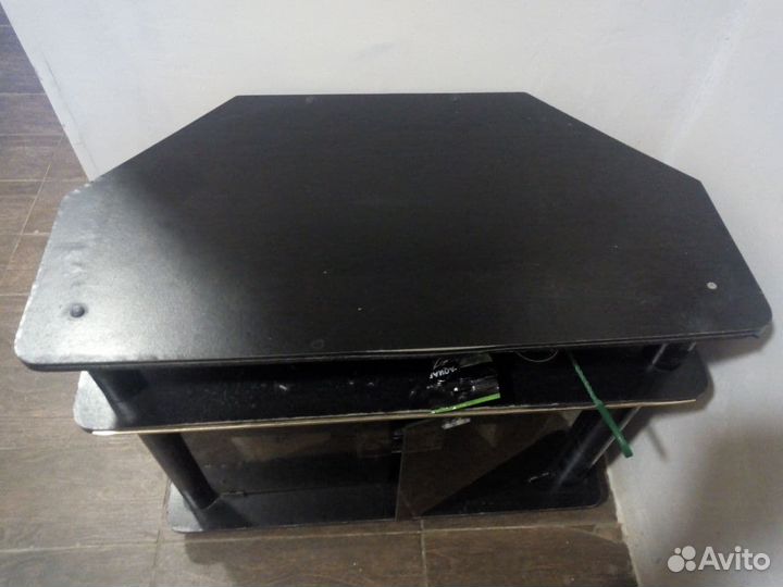 Тумба под телевизор угловая