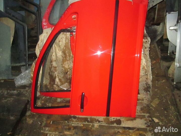 Дверь передняя правая гольф4