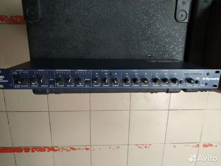 Вокальный процессор Symetrix 528E