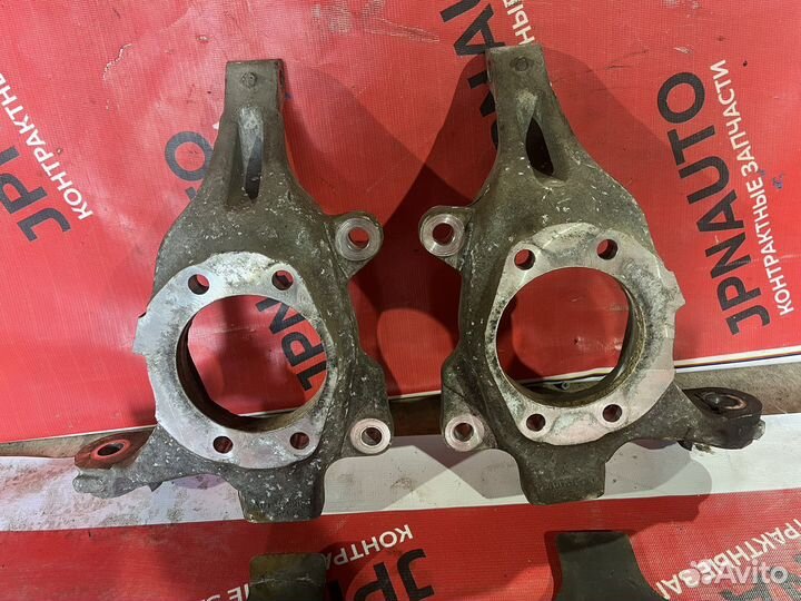 Поворотный кулак Ниссан Теана 32