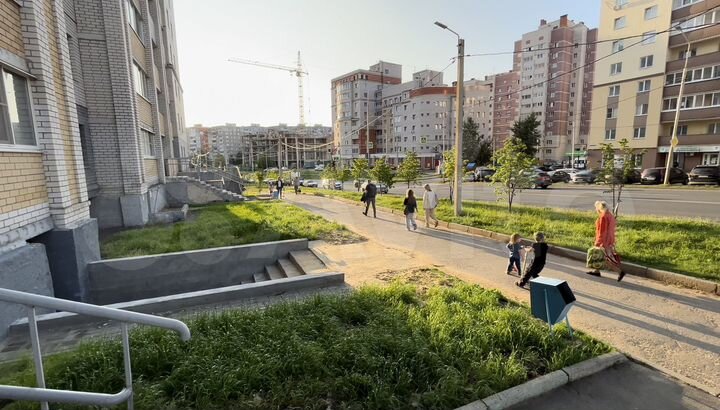 В радиусе 200м 4500 человек