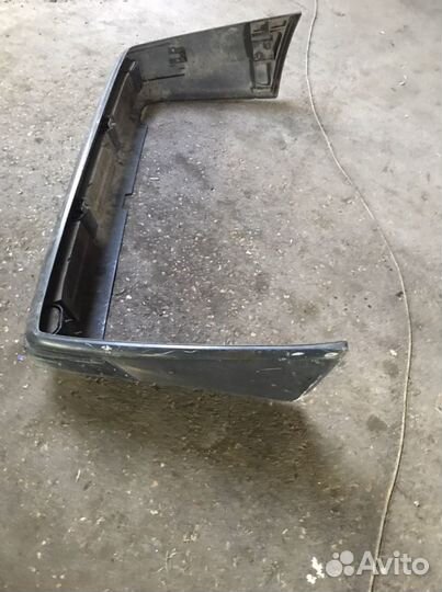 Бампер задний Мерседес 124