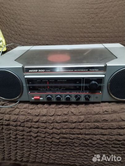 Проигрыватель пластинок вега