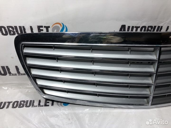 Решётка радиатора Mercedes W211 2005
