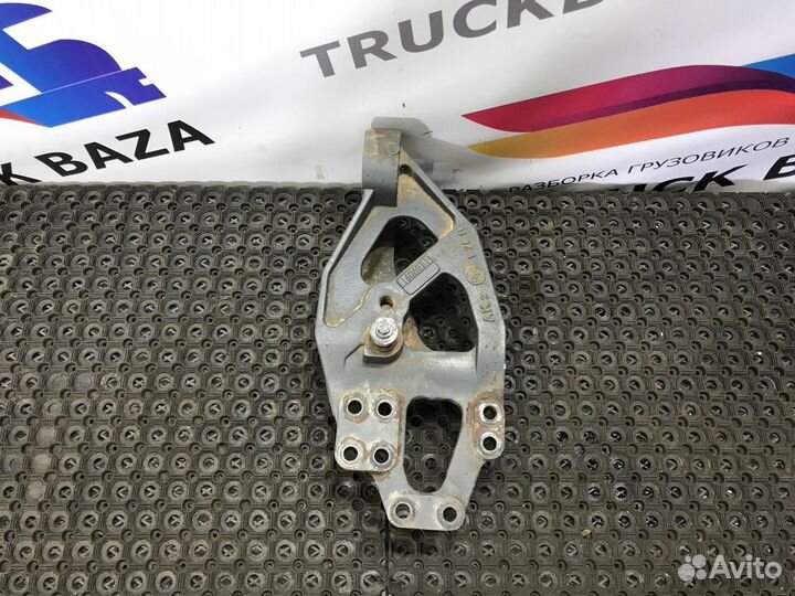 Кронштейн рессоры передней правый